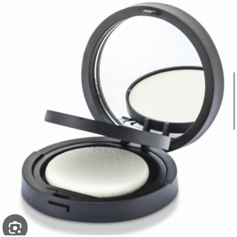 Youngblood mattifying  Powder -